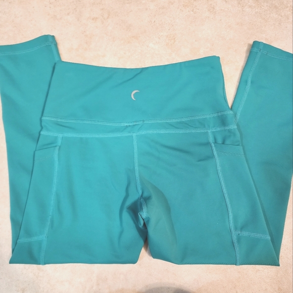 Zyia Light n Tight Pocket Capri Leggings - Picture 1 of 5